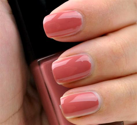 Chanel Rose Confidential Le Vernis Nail Colour Product Info